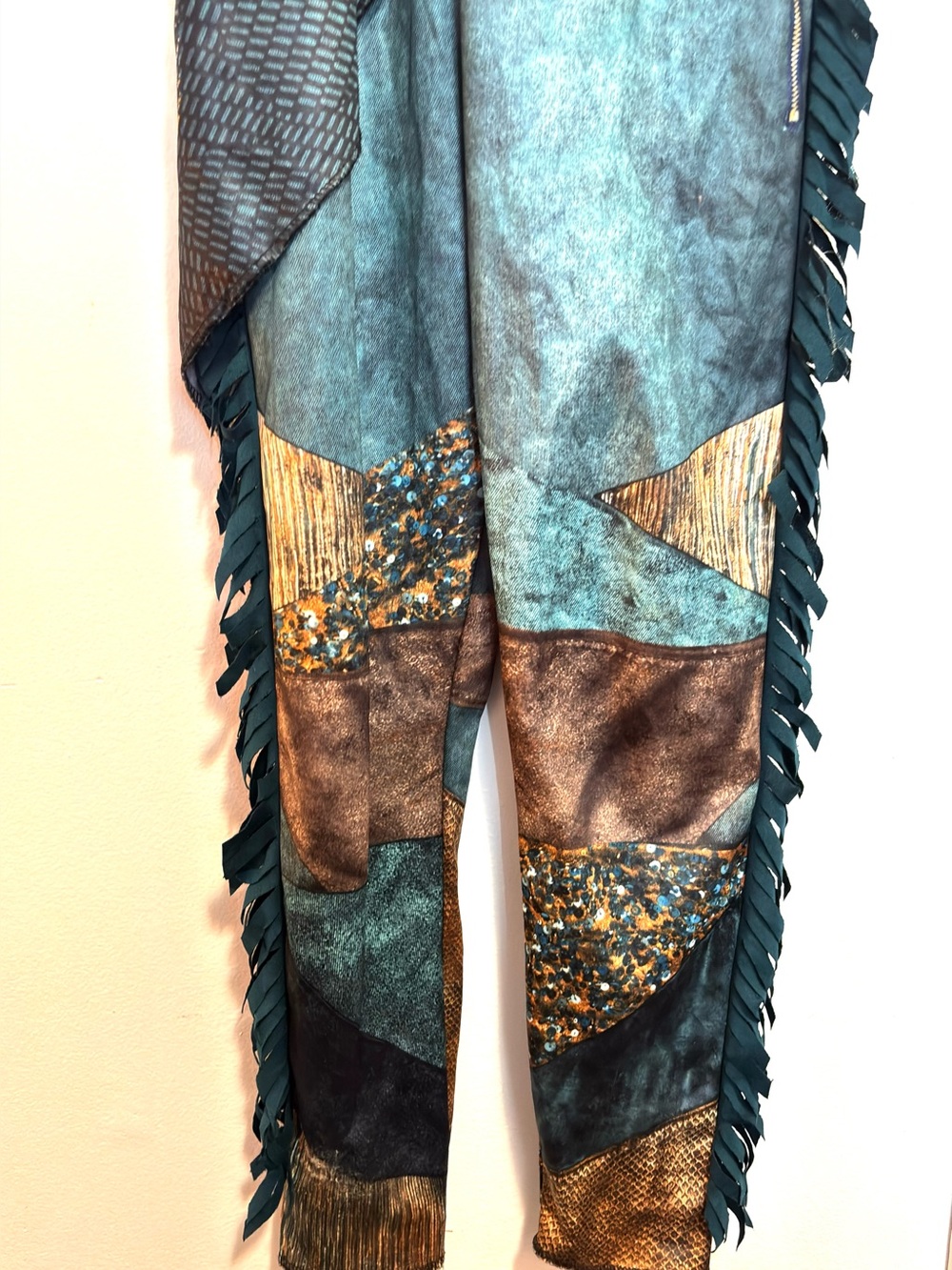 Disney Descendants 3 UMA Deluxe Halloween Costume Jumpsuit Child 4-6X - Picture 2 of 9